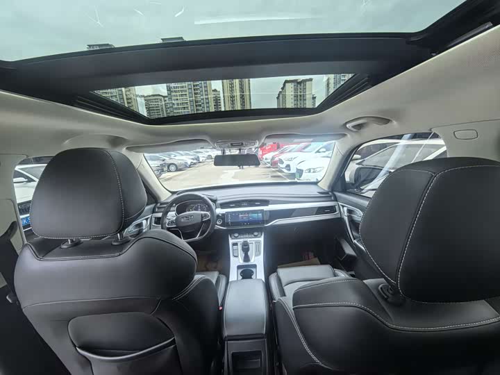 Фото 9 - Geely Atlas