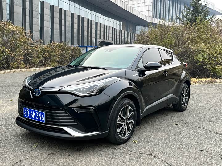 Фото 1 - Toyota C-HR