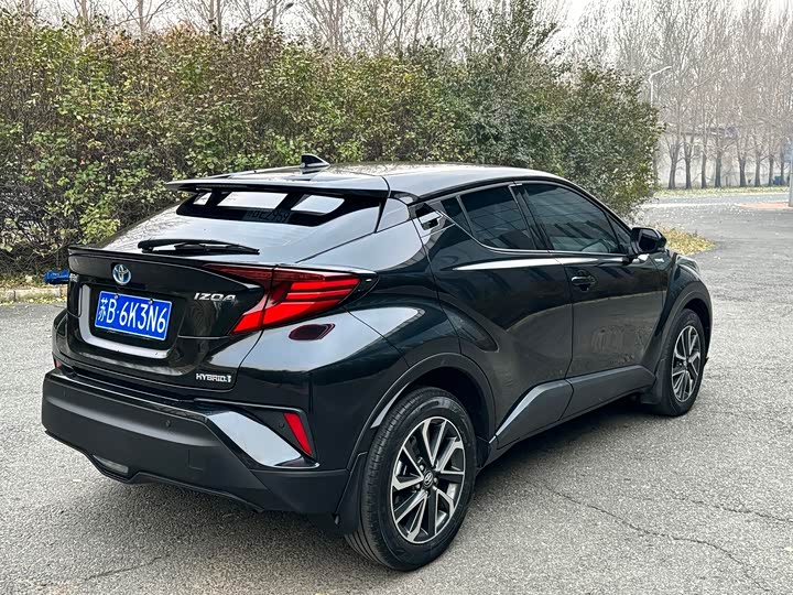 Фото 7 - Toyota C-HR