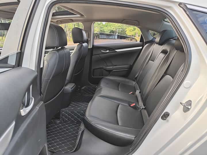 Фото 15 - Honda Civic