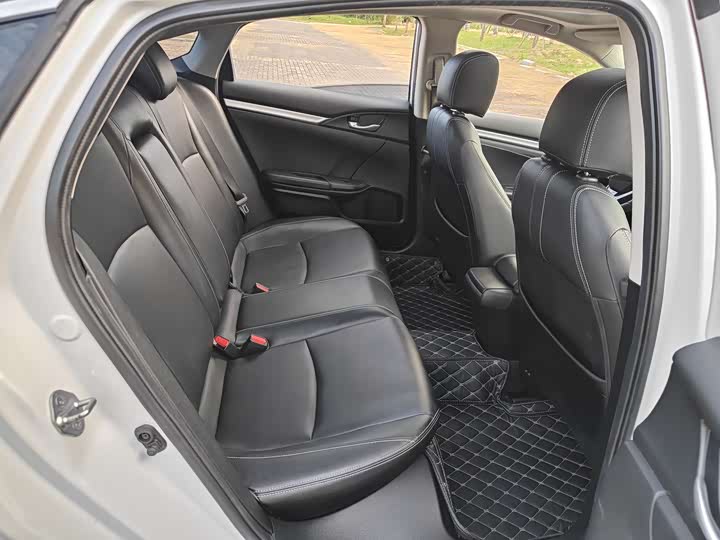 Фото 16 - Honda Civic