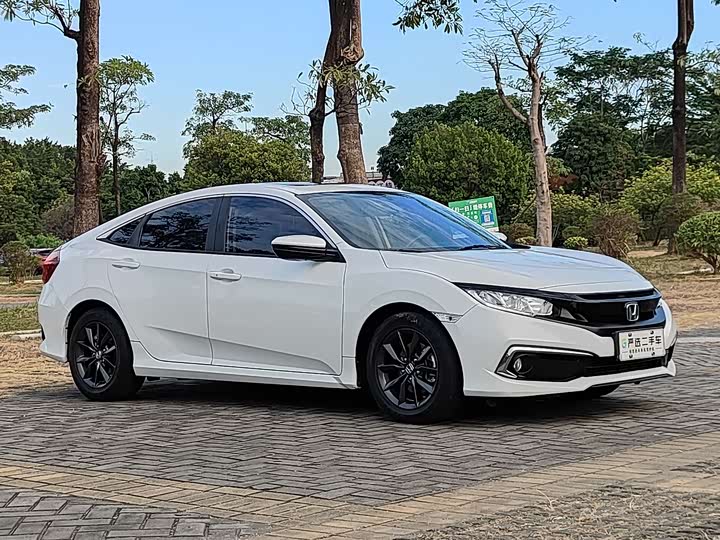 Фото 3 - Honda Civic