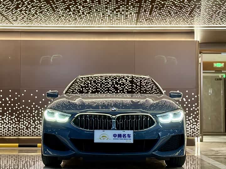 Фото 2 - BMW 8 Series