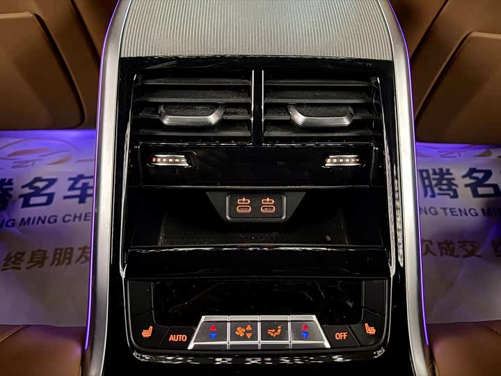 Фото 30 - BMW 8 Series