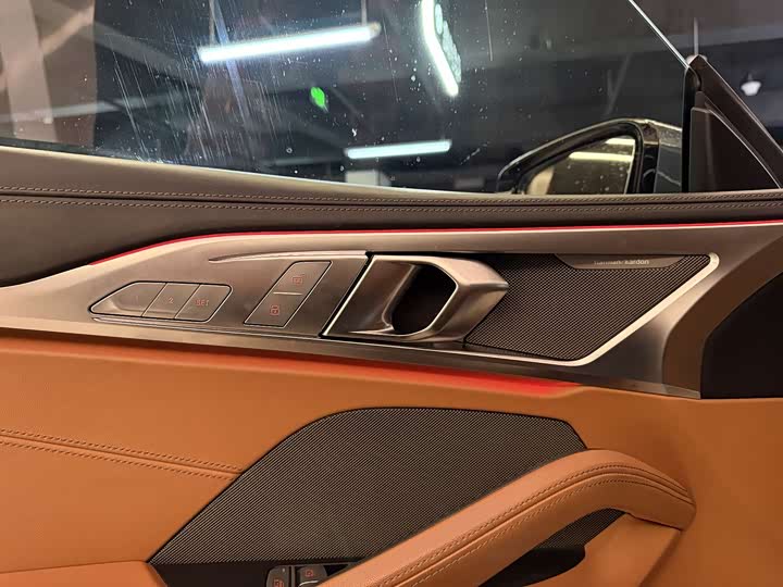 Фото 4 - BMW 8 Series