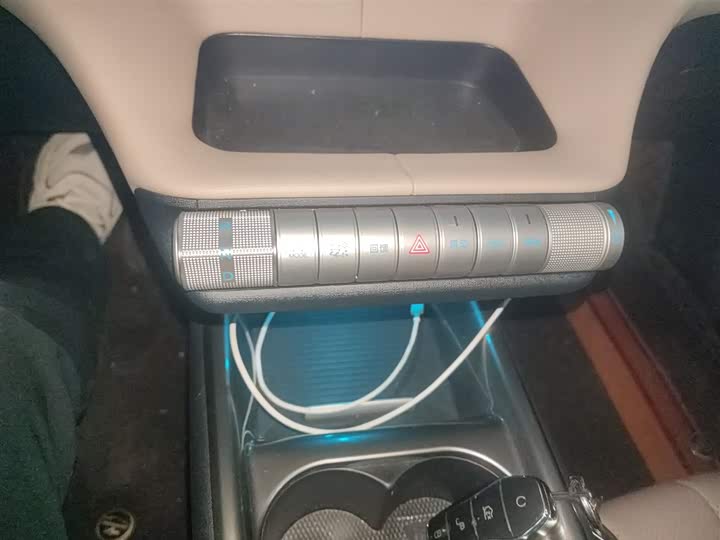 Фото 14 - BYD Dolphin