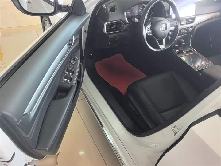 Фото 16 - Honda Accord