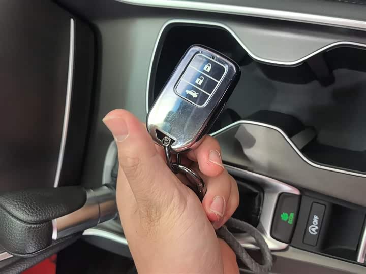 Фото 9 - Honda Accord