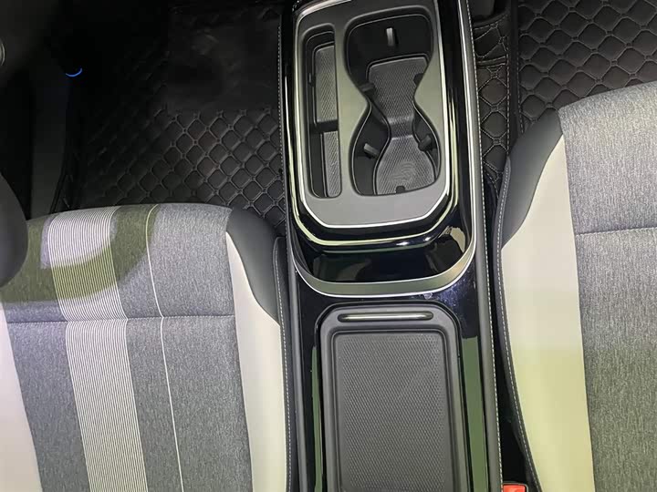 Фото 16 - Volkswagen ID.4 Crozz