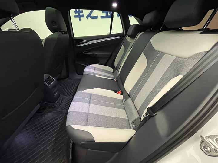 Фото 21 - Volkswagen ID.4 Crozz