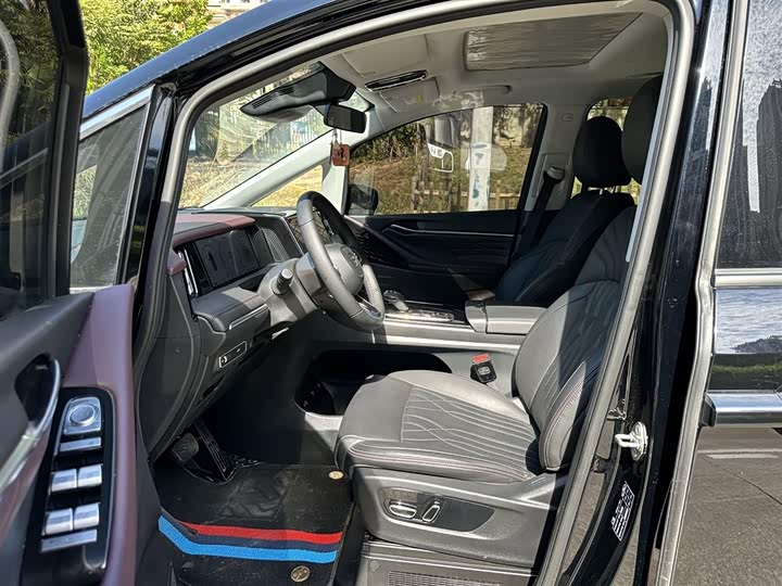 Фото 4 - GAC Trumpchi M8