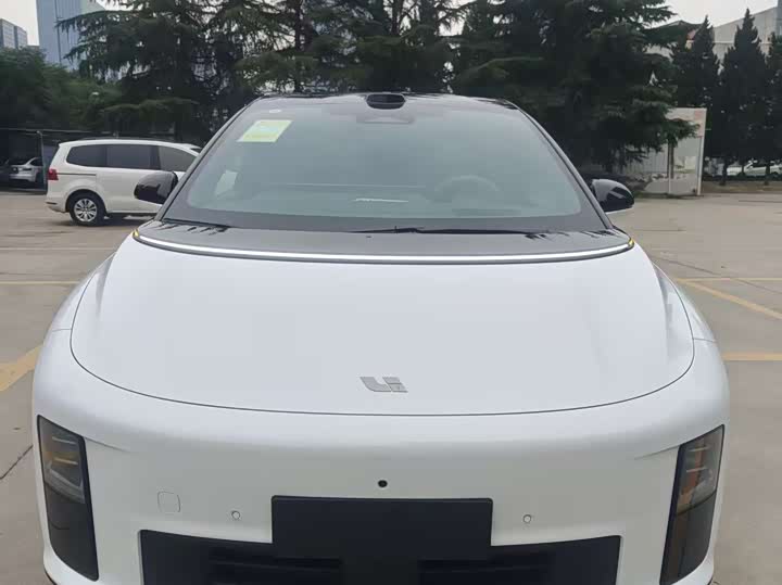 Фото 1 - LiXiang i6