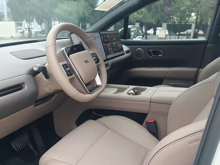 Фото 11 - LiXiang i6