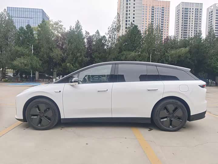 Фото 4 - LiXiang i6