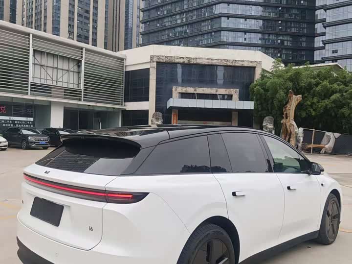 Фото 8 - LiXiang i6