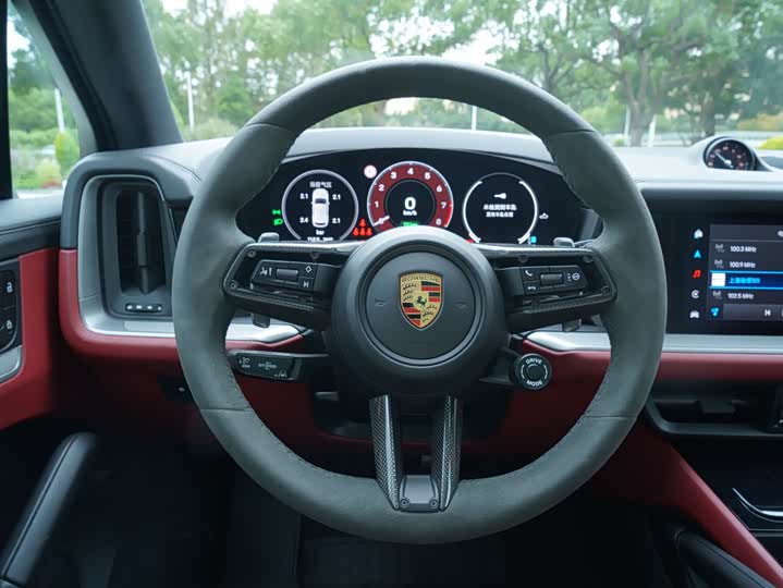 Фото 10 - Porsche Cayenne Hybrid