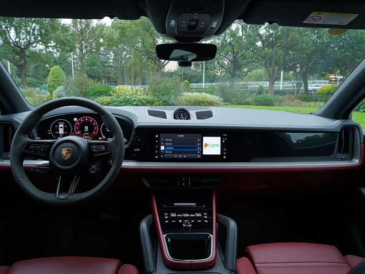 Фото 11 - Porsche Cayenne Hybrid
