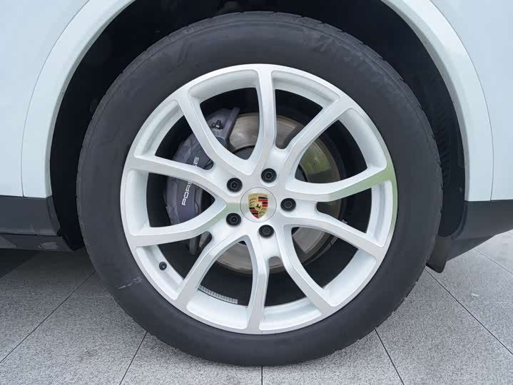 Фото 8 - Porsche Cayenne Hybrid