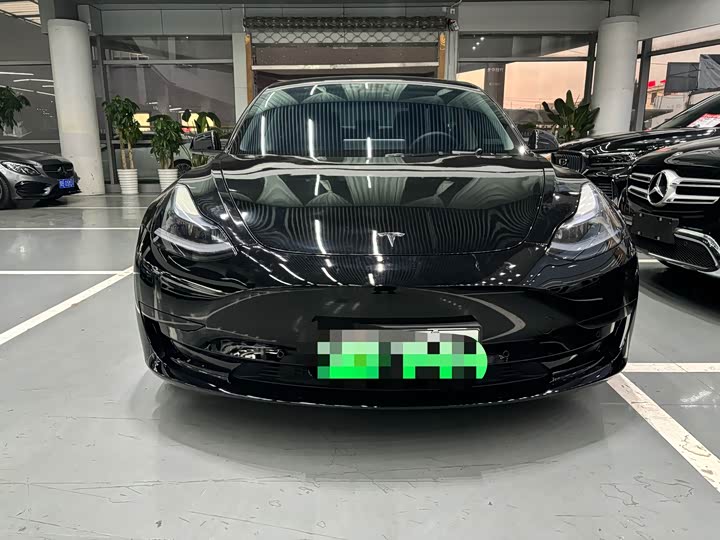 Фото 2 - Tesla Model 3