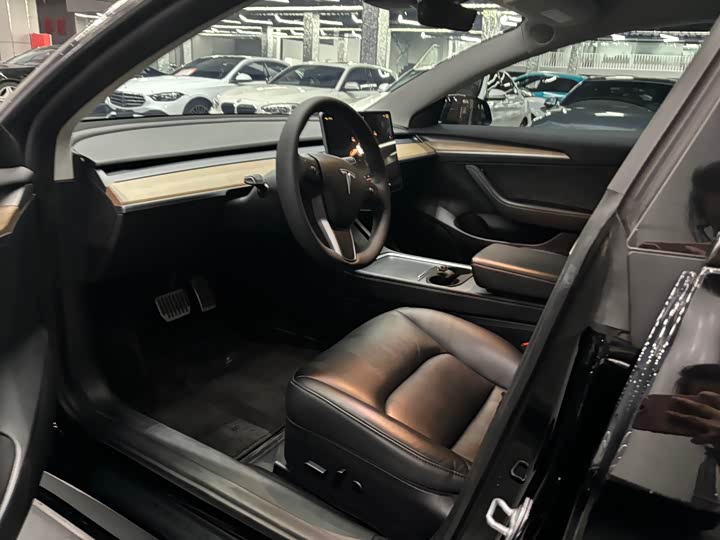 Фото 5 - Tesla Model 3