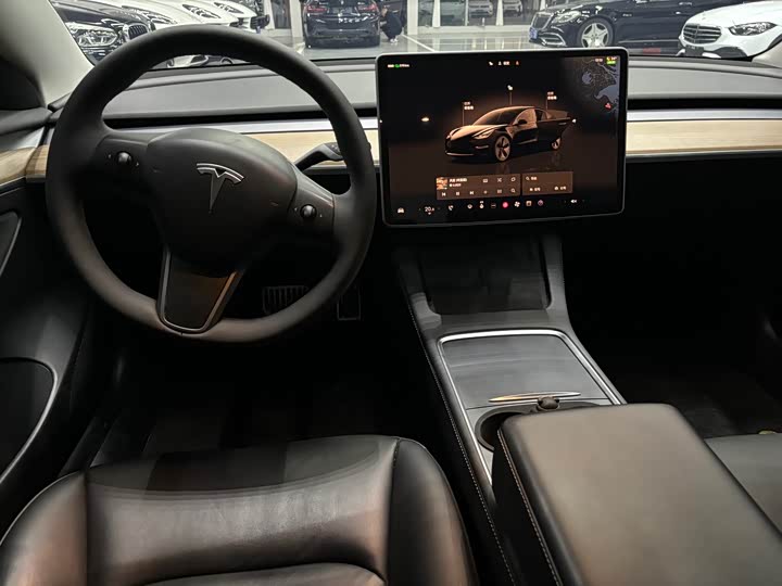 Фото 9 - Tesla Model 3
