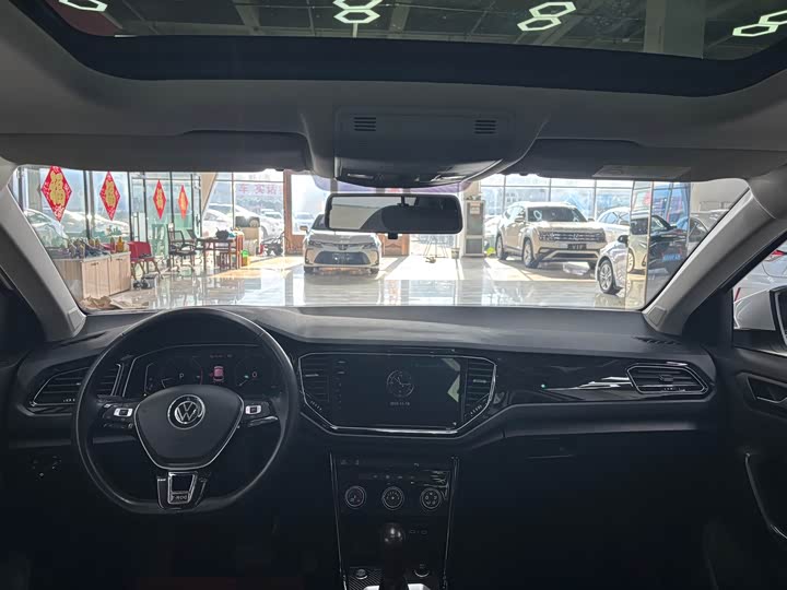 Фото 17 - Volkswagen T-Roc