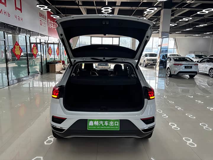 Фото 18 - Volkswagen T-Roc