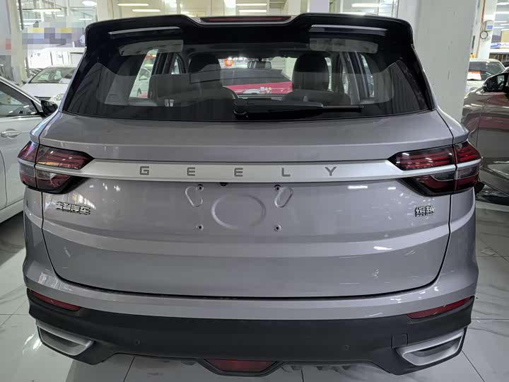 Фото 4 - Geely Coolray