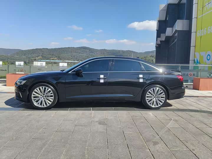 Фото 5 - Audi A6L