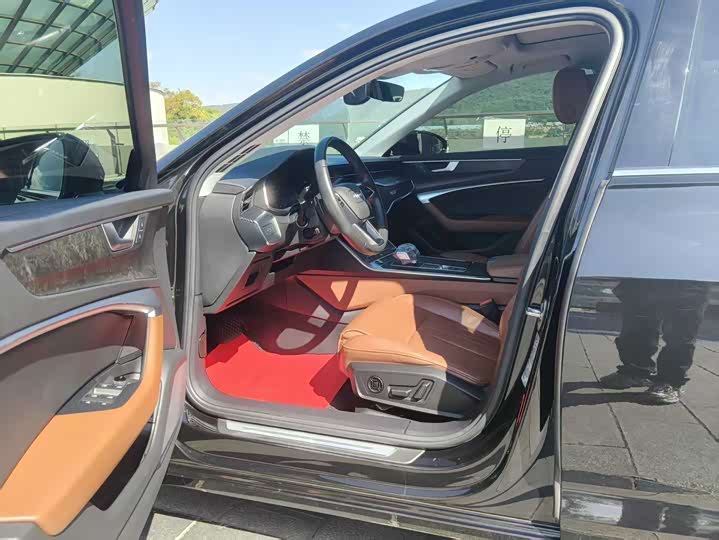 Фото 7 - Audi A6L