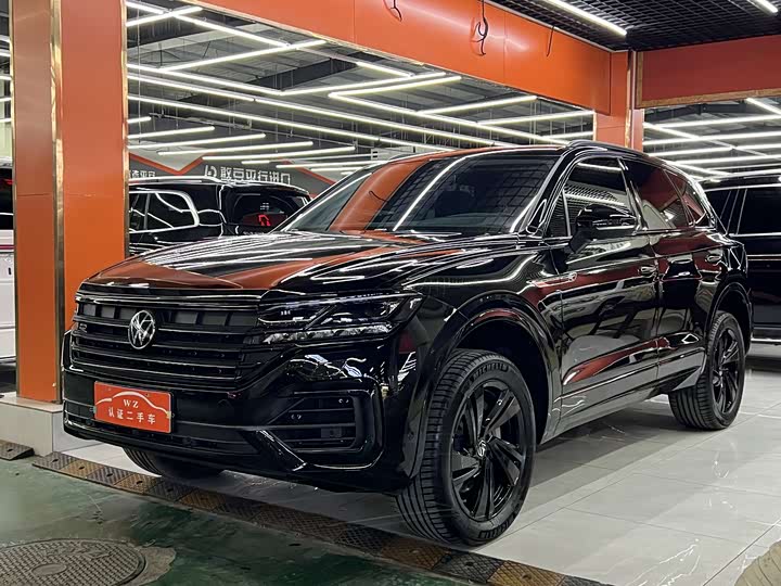 Фото 1 - Volkswagen Touareg