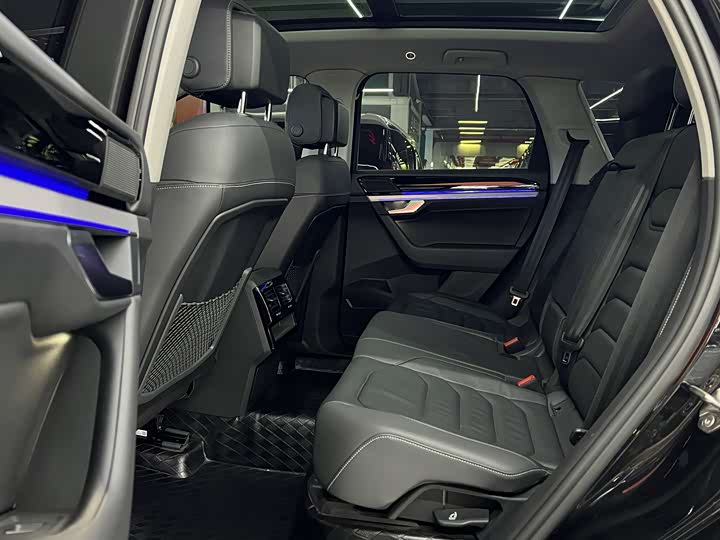 Фото 5 - Volkswagen Touareg