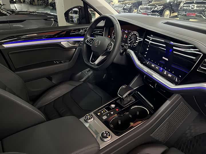 Фото 7 - Volkswagen Touareg