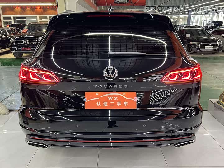 Фото 9 - Volkswagen Touareg