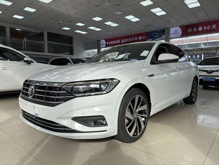 Фото 1 - Volkswagen Sagitar L