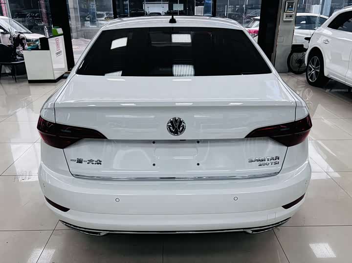 Фото 10 - Volkswagen Sagitar L