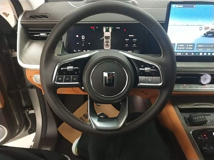 Фото 11 - Tank 500 Hybrid