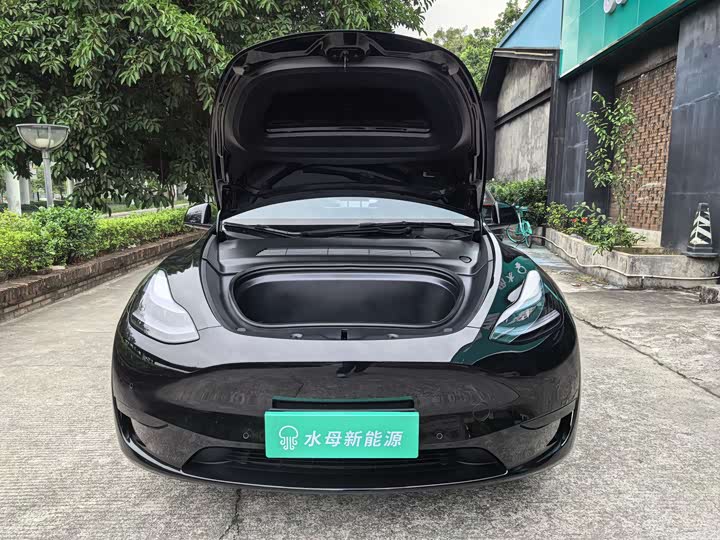 Фото 16 - Tesla Model Y