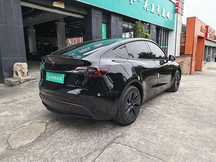 Фото 6 - Tesla Model Y