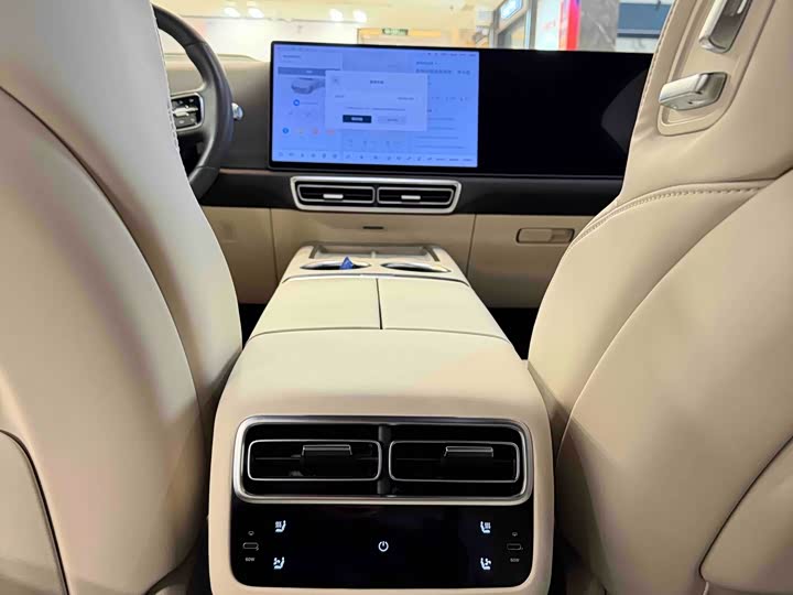 Фото 10 - LiXiang L7