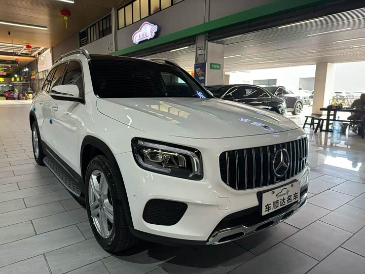 Фото 2 - Mercedes-Benz GLB-Class