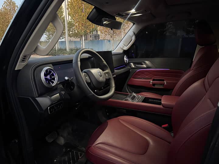 Фото 4 - Tank 300