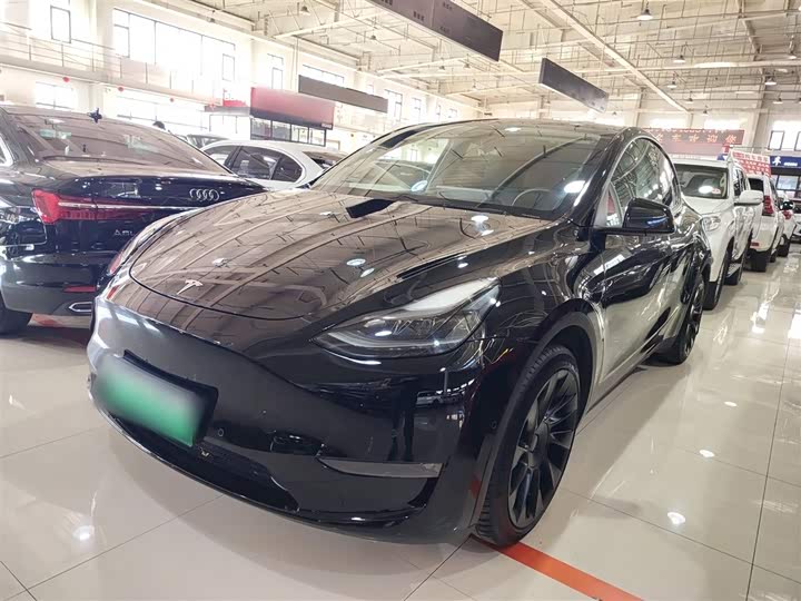 Фото 1 - Tesla Model Y