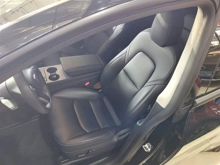 Фото 15 - Tesla Model Y