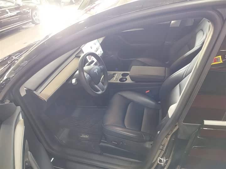 Фото 16 - Tesla Model Y