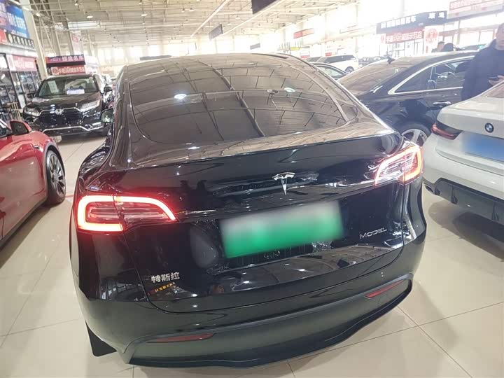 Фото 6 - Tesla Model Y