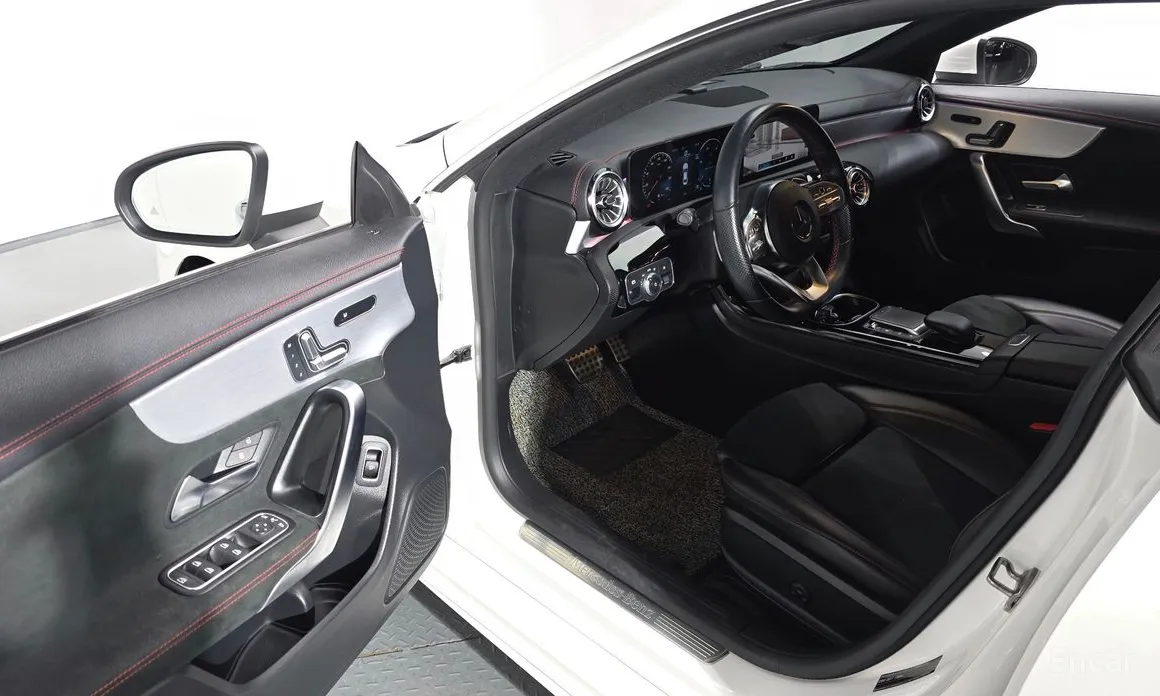 Фото 11 - Mercedes-Benz CLA-Class