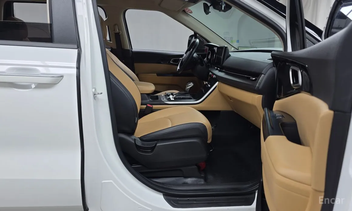 Фото 11 - Kia Carnival