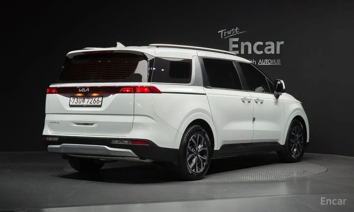 Фото 2 - Kia Carnival