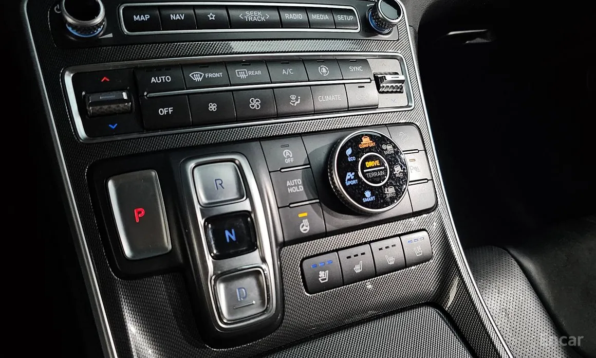 Фото 9 - Hyundai Santa Fe